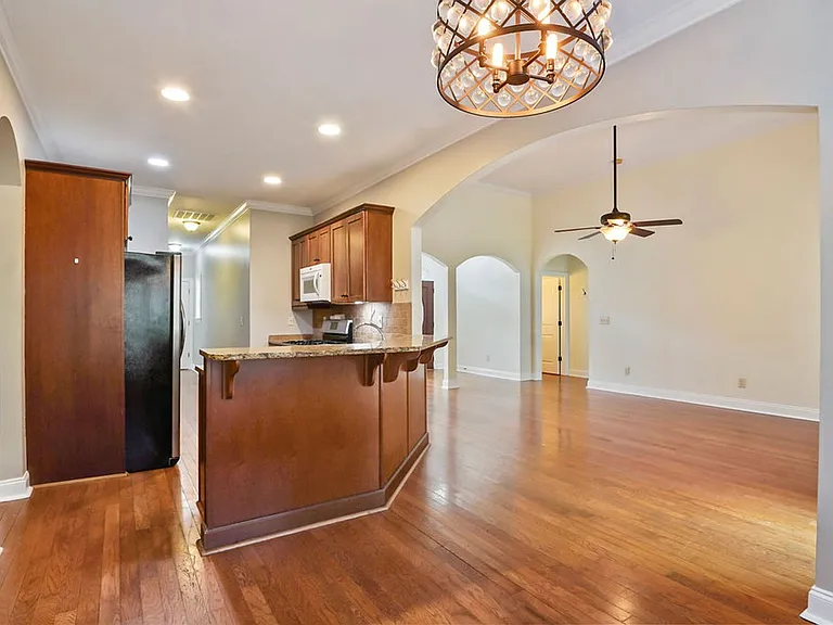 710 Valley St — Photo 21