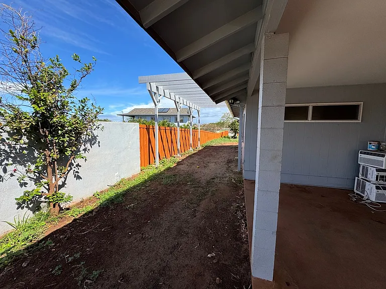 129 Wahikuli Rd — Photo 2