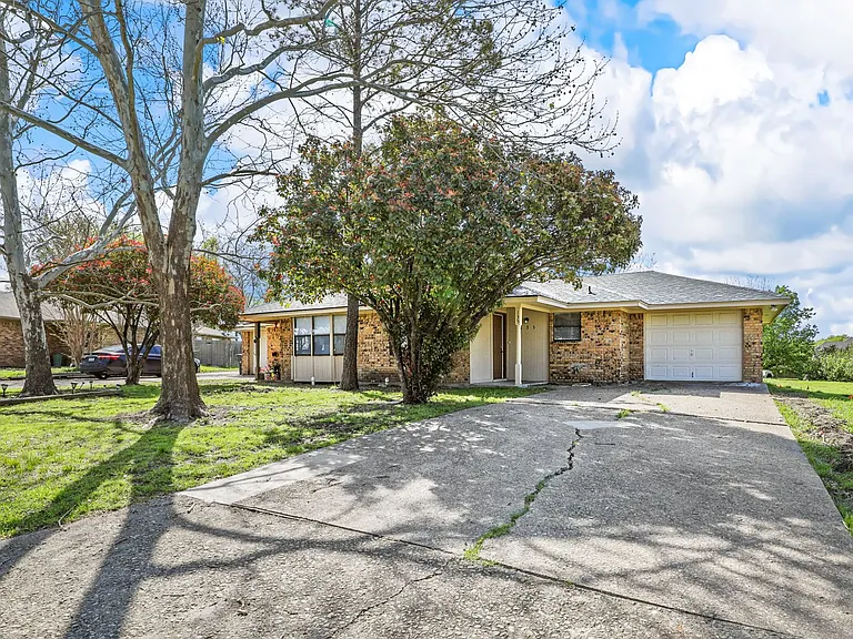 135 Prairie Creek Cir — Photo 3