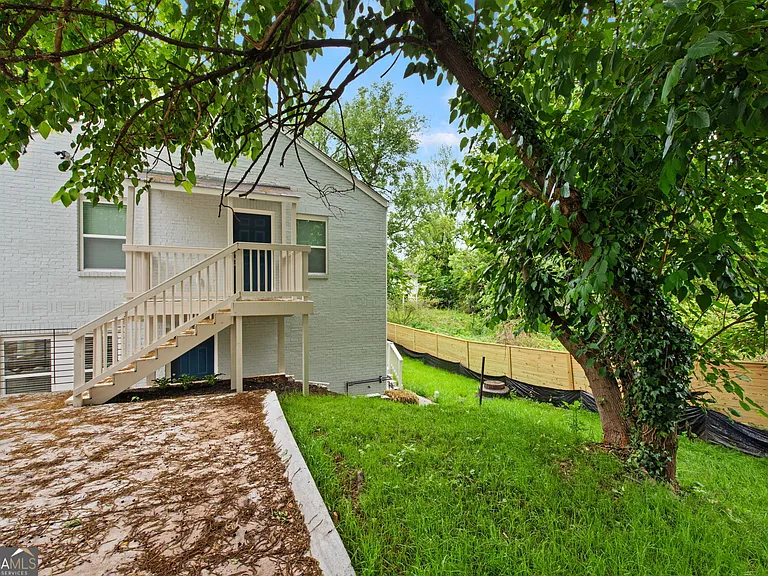 636 Francis Pl NW #B — Photo 23