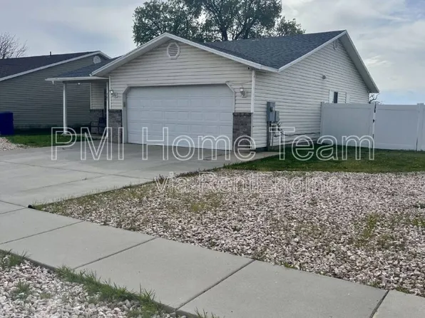 427 Downs Dr, Ogden, UT 84404