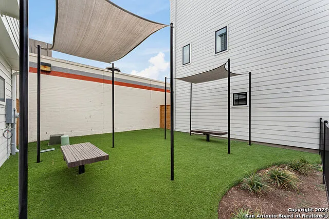 3214 N Elmendorf St — Photo 21