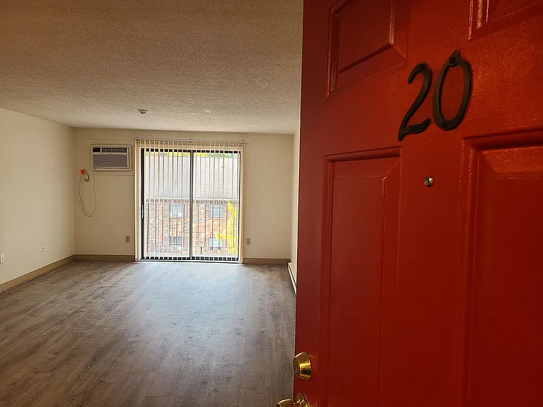 Timber Lake Apartments — Photo 19