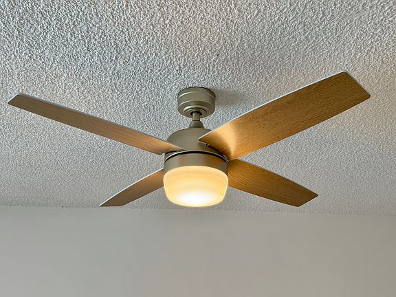5th image of 16153 Vanowen St #6B