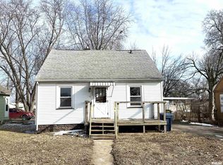 1802 Quaker St, Pekin, IL