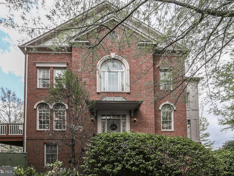1st image of 734 N Tazewell St