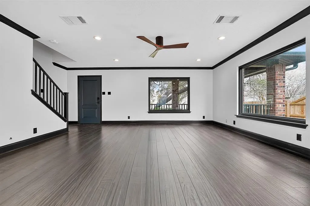 4 bed, 2.5 bath, 2238 sqft, $3,300 — Photo 4