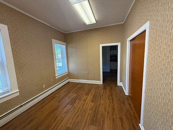 5th image of 105 S Main St #E