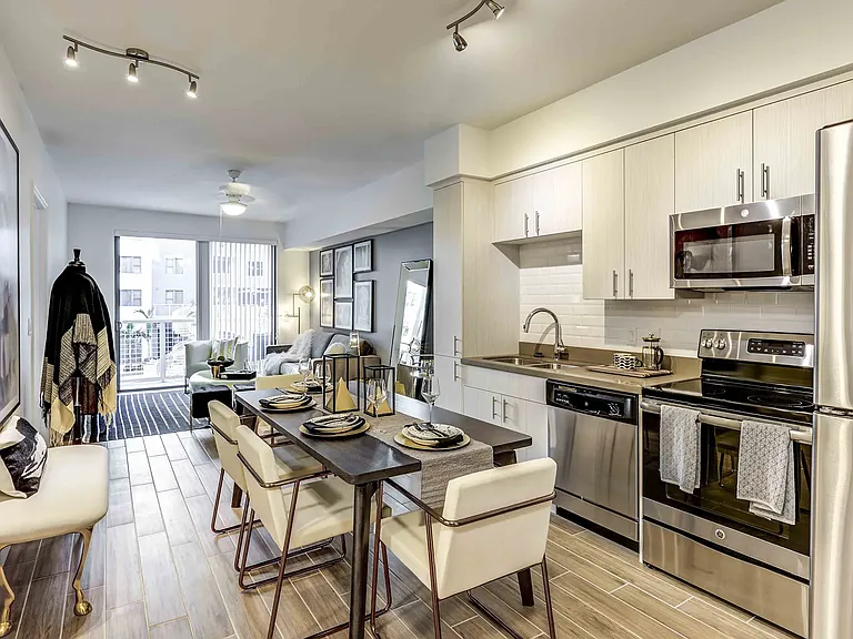 2025 NE 164th St #303 — Photo 4