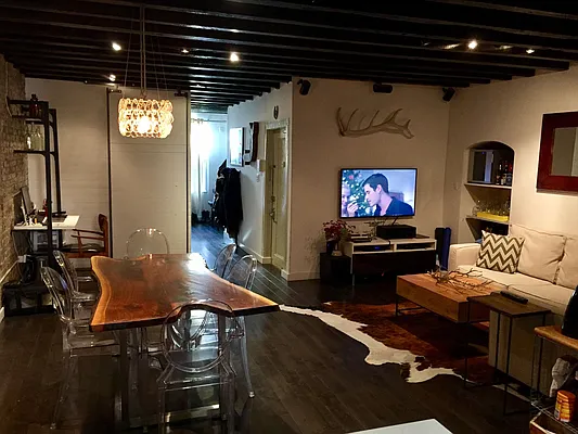 Rented by Tabak Real Estate | media 21