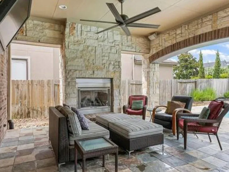 5923 Dillon Creek Ln — Photo 6