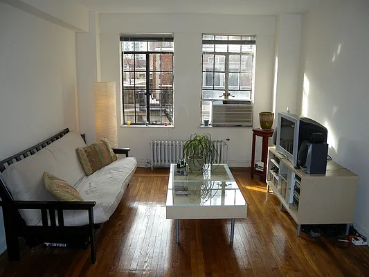 Sold by Gallery Real Estate Group, LLC | media 17