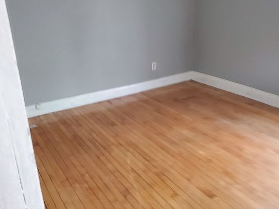 5th image of 7812 S Peoria St #2