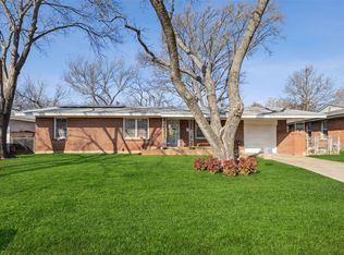 625 Norwood Dr, Hurst, TX 76053