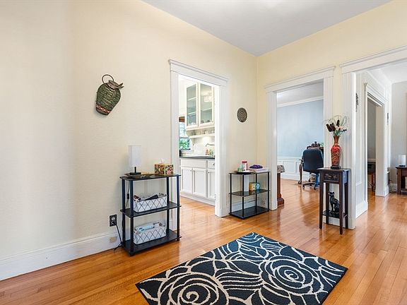 3rd image of 99 Perry St APT 6