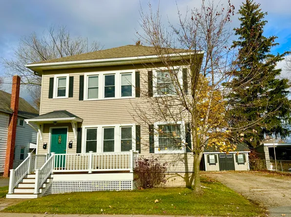 14 Robinson Ter, Plattsburgh, NY 12901