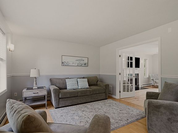 4th image of 36 S Brown St