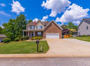 104 Laughing Tree Ct, Fountain Inn, SC 29644