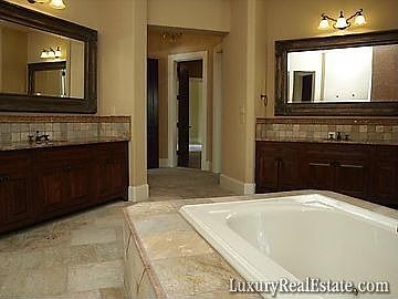 4th image of 533 Cortona Dr