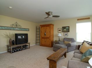 1460 Misty Ln, Bolingbrook, IL 60490