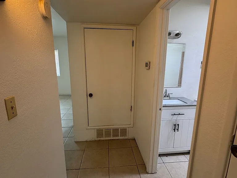 2873 N Fontana Ave — Photo 8