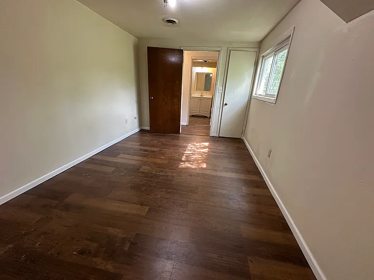 1027 Saint Clair Ave #A — Photo 9