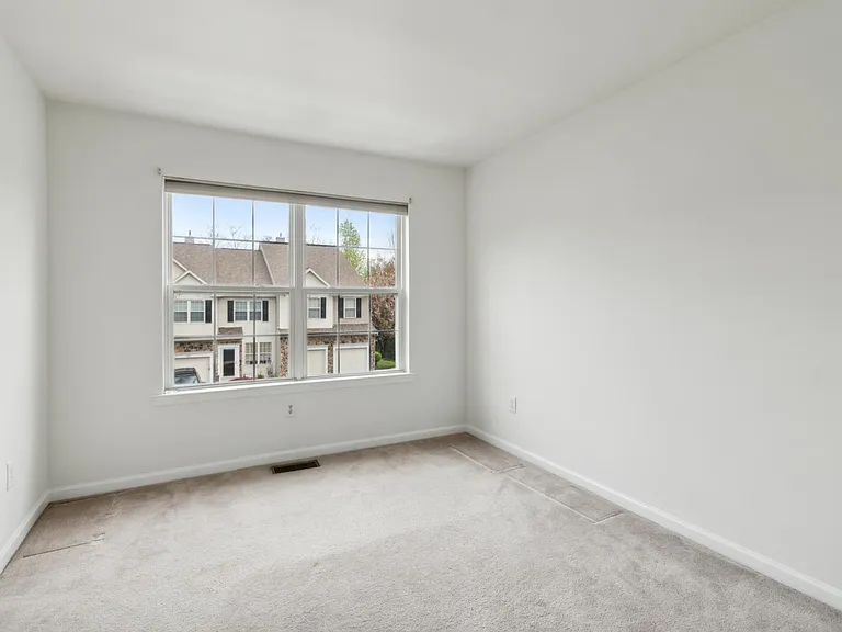 232 Tall Pines Dr — Photo 3