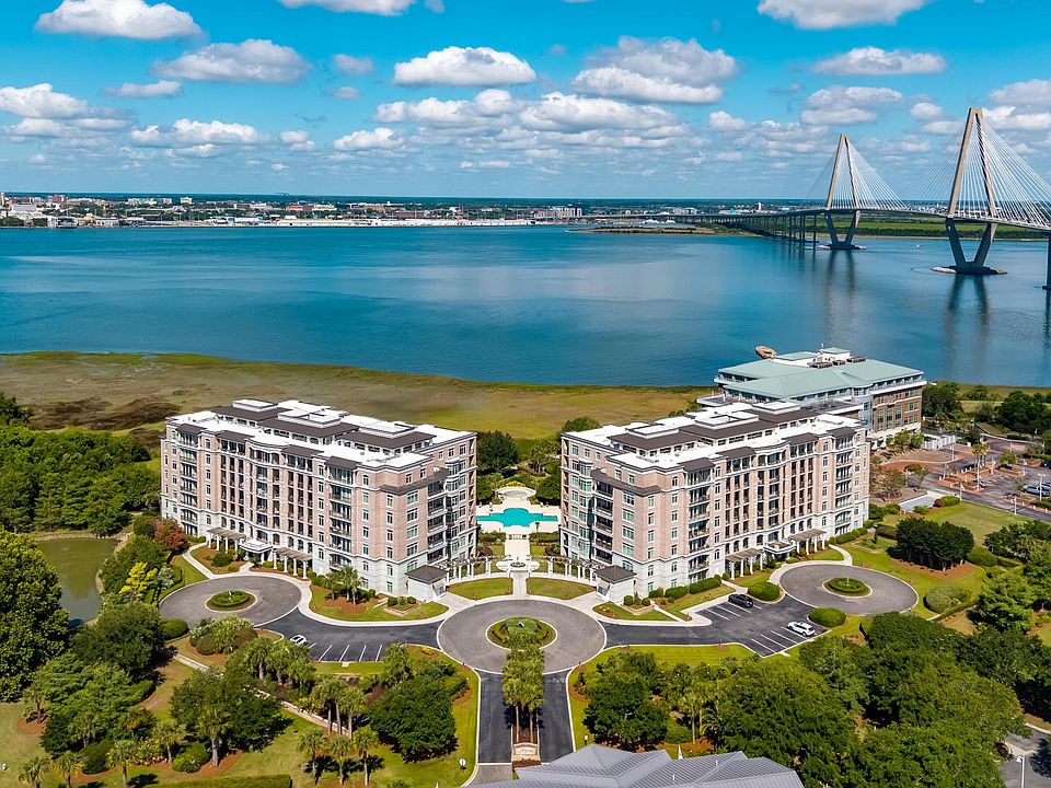 1st image of 222 S Plaza Ct