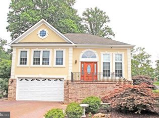 4011 Woodland Rd, Annandale, VA 22003