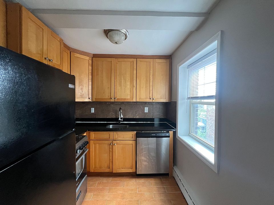 1st image of 38 Duncan Ave #75E