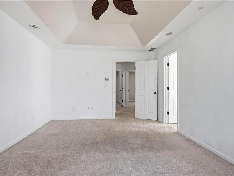 1409 Chardin Dr — Photo 17