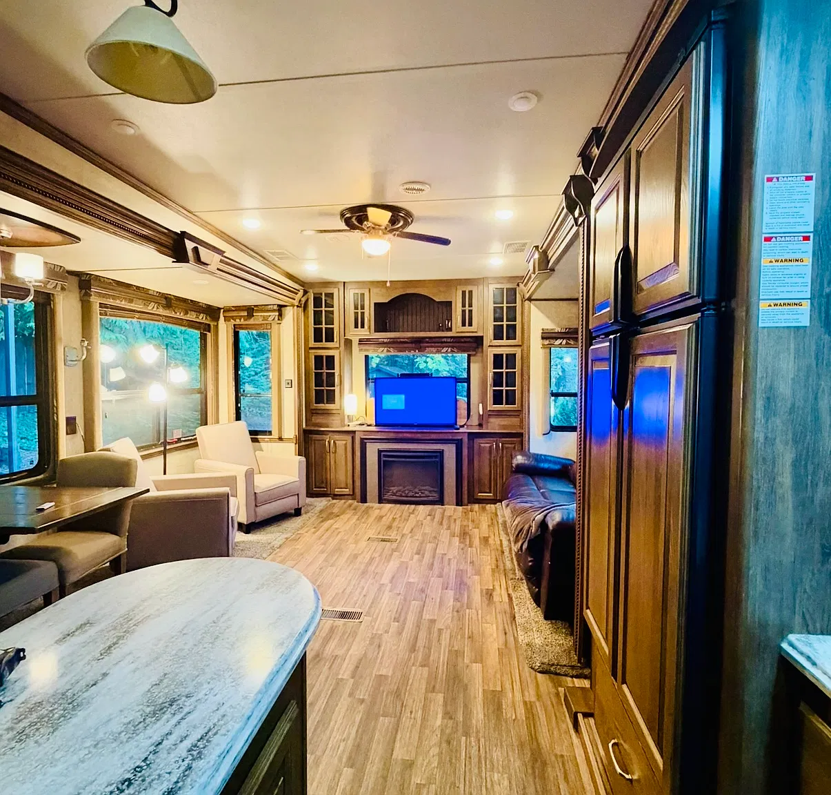 2 bed, 300 sqft, $1,200 — Photo 2
