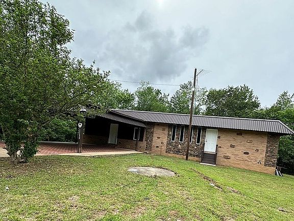 2nd image of 953 Riverside Dr