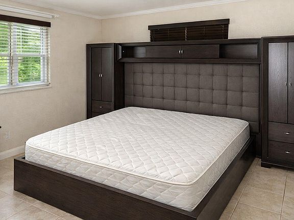 5th image of 2481 NE 2nd Ave