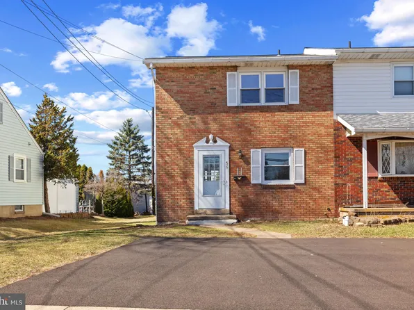 56 S 14th St, Quakertown, PA 18951