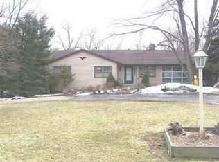 17874 S Meadowpark Dr, Walton Hills, OH 44146