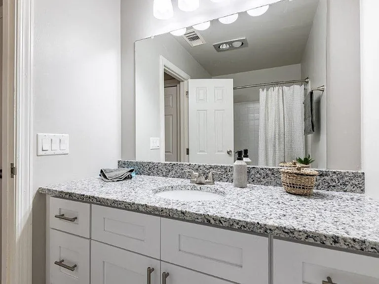 Regency Lakeside Apartment Homes — Photo 11