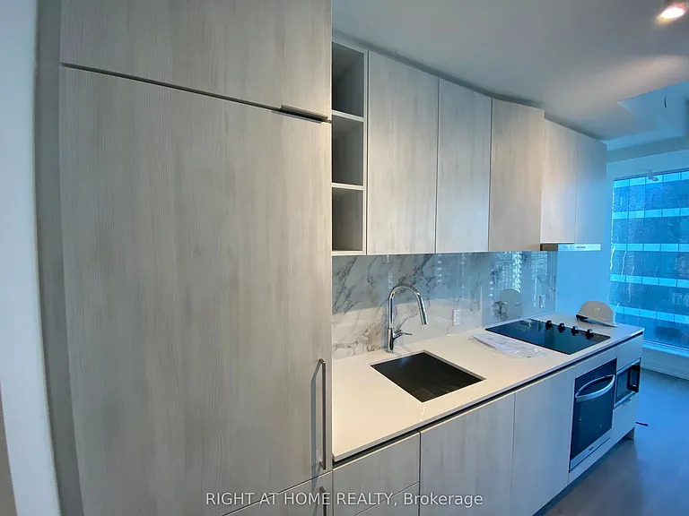8 Wellesley St W #2606 — Photo 5