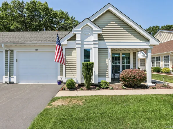 187 Glen Drive, Ridge, NY 11961