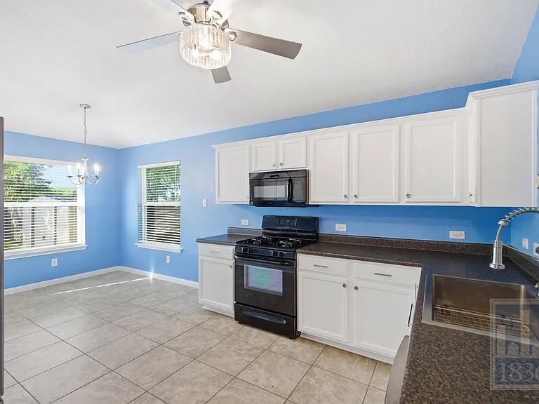 432 Thunderstorm Ave — Photo 7