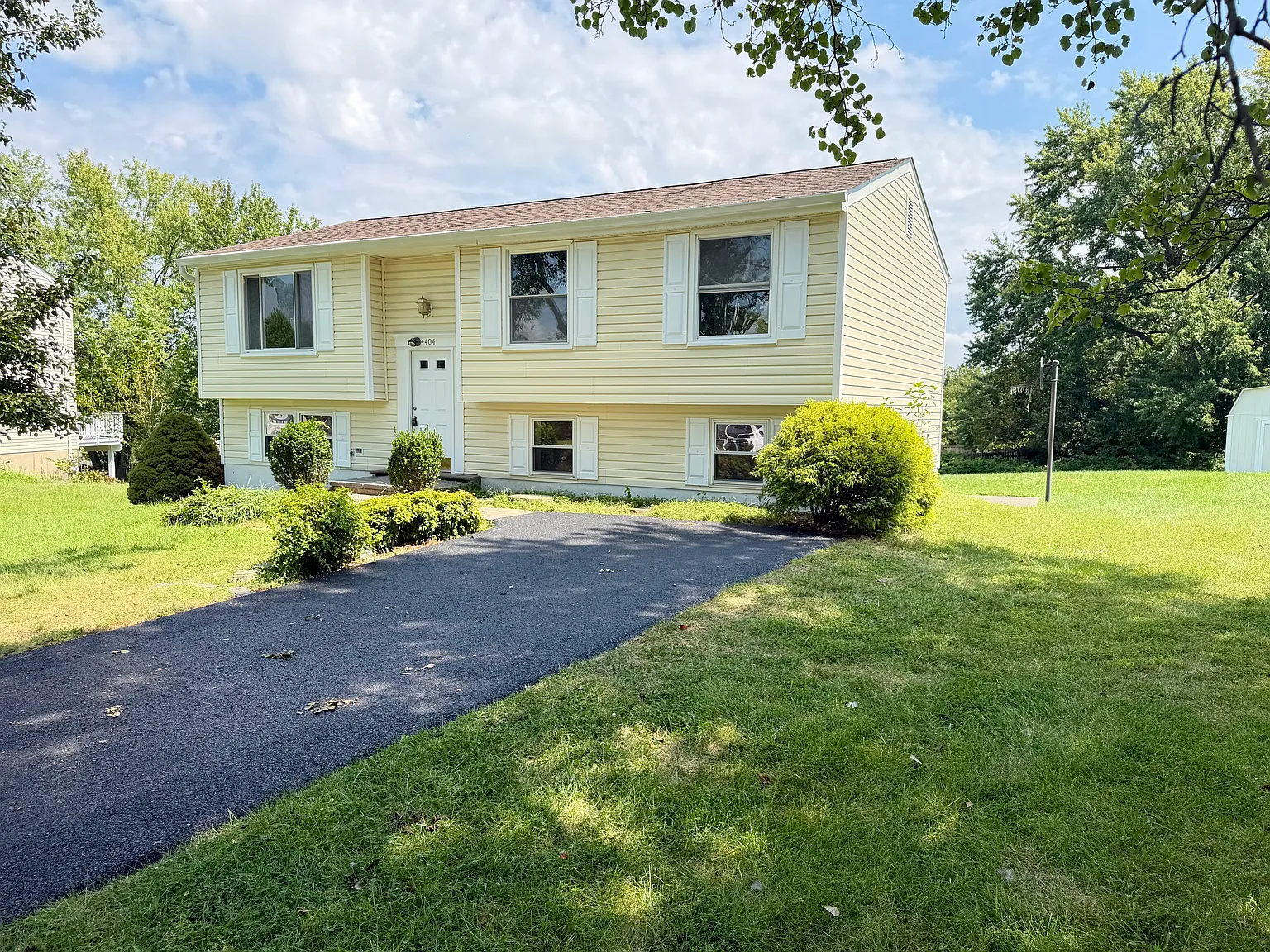4 bed, 1034 sqft, $3,250 — Photo 1