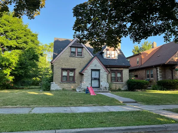 4651 N 41st St, Milwaukee, WI 53209