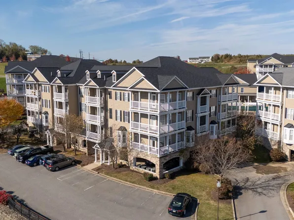 2635 Suncrest Vlg, Morgantown, WV 26505