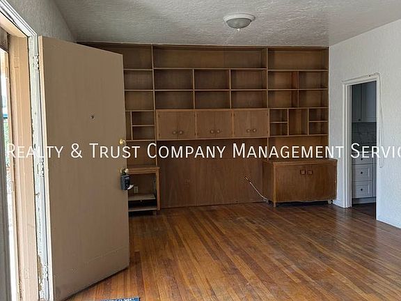 3rd image of 2521 N Edith Blvd #1