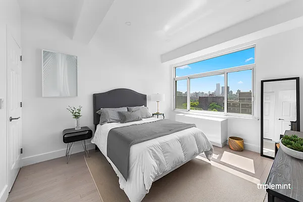 Sold by Triplemint | media 5