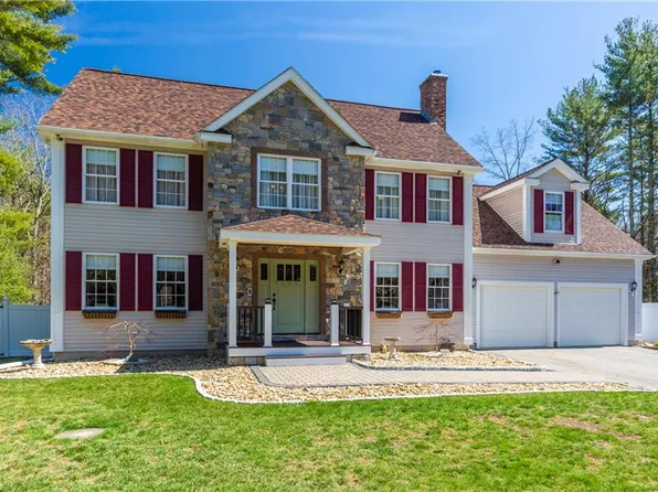 815 Round Top Rd, Burrillville, RI 02830