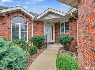 2706 NE Kings Point Northeast Dr, Quincy, IL 62305