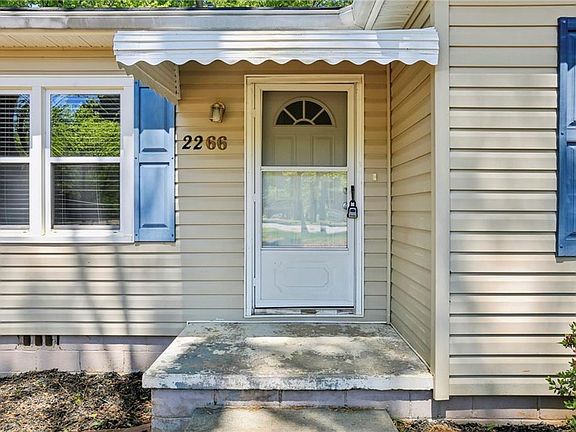 4th image of 2266 N Shallowford Rd