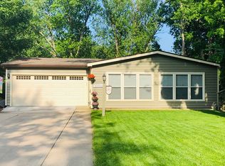 61 Hill St, Williams Bay, WI 53191