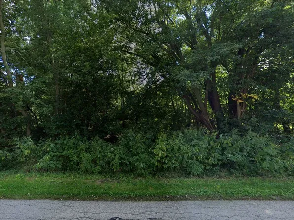 28473 W Main St, Wauconda, IL 60084